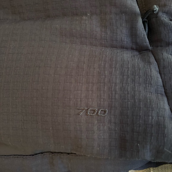 Women's north face Black Puffer Vest - Picture 7 of 7